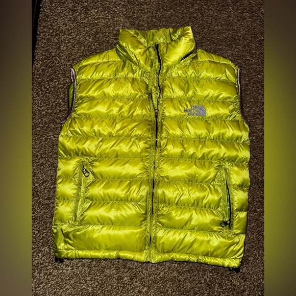 The North Face Girls Puffer Vest - Picture 1 of 5